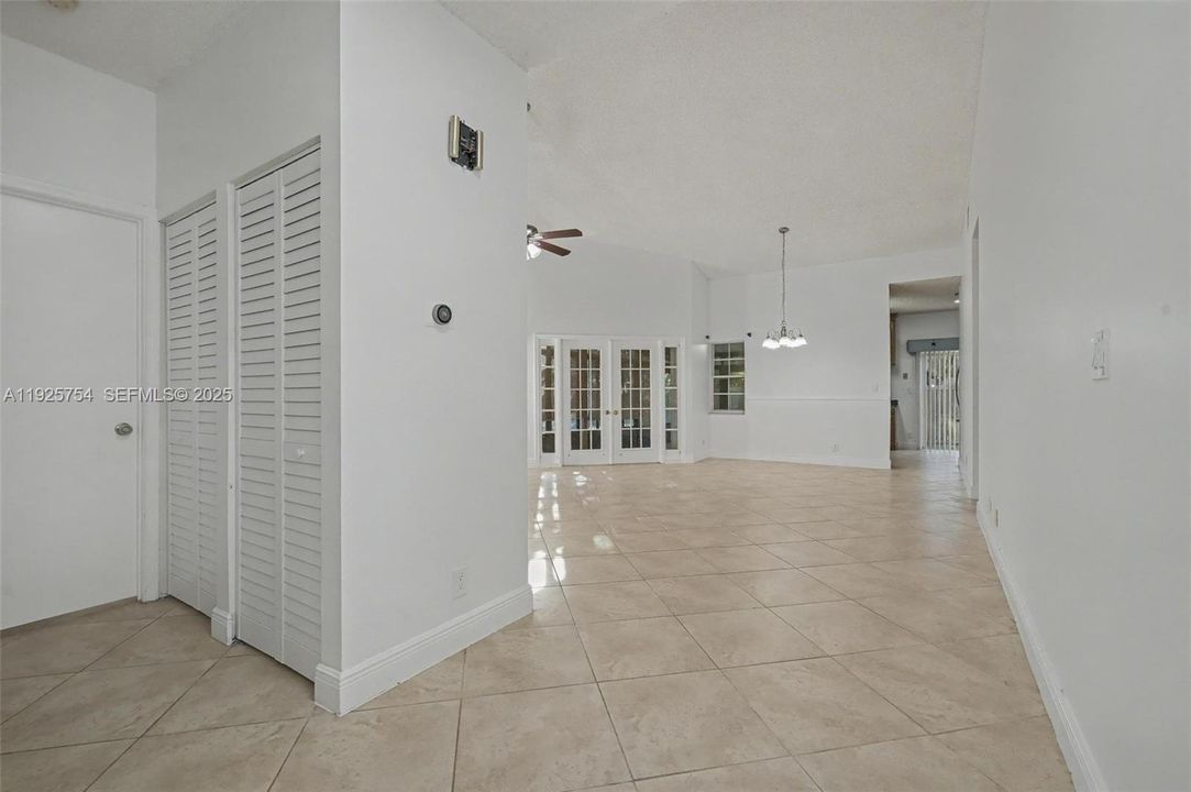 For Sale: $549,900 (2 beds, 2 baths, 1582 Square Feet)