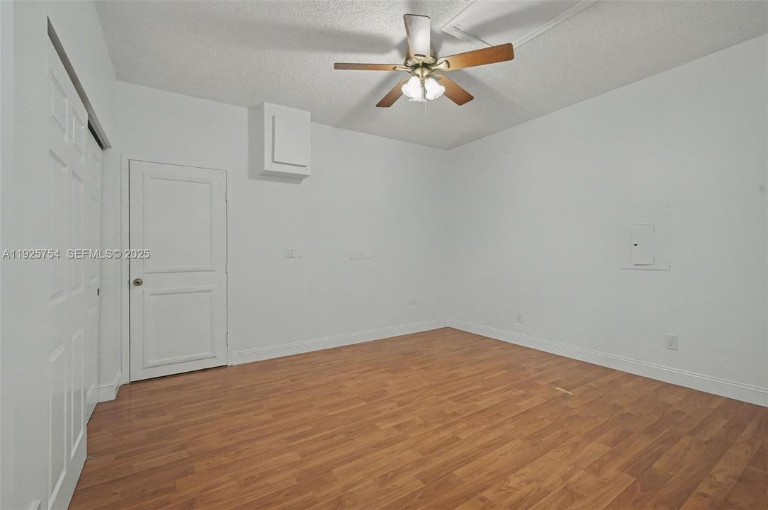 For Sale: $549,900 (2 beds, 2 baths, 1582 Square Feet)