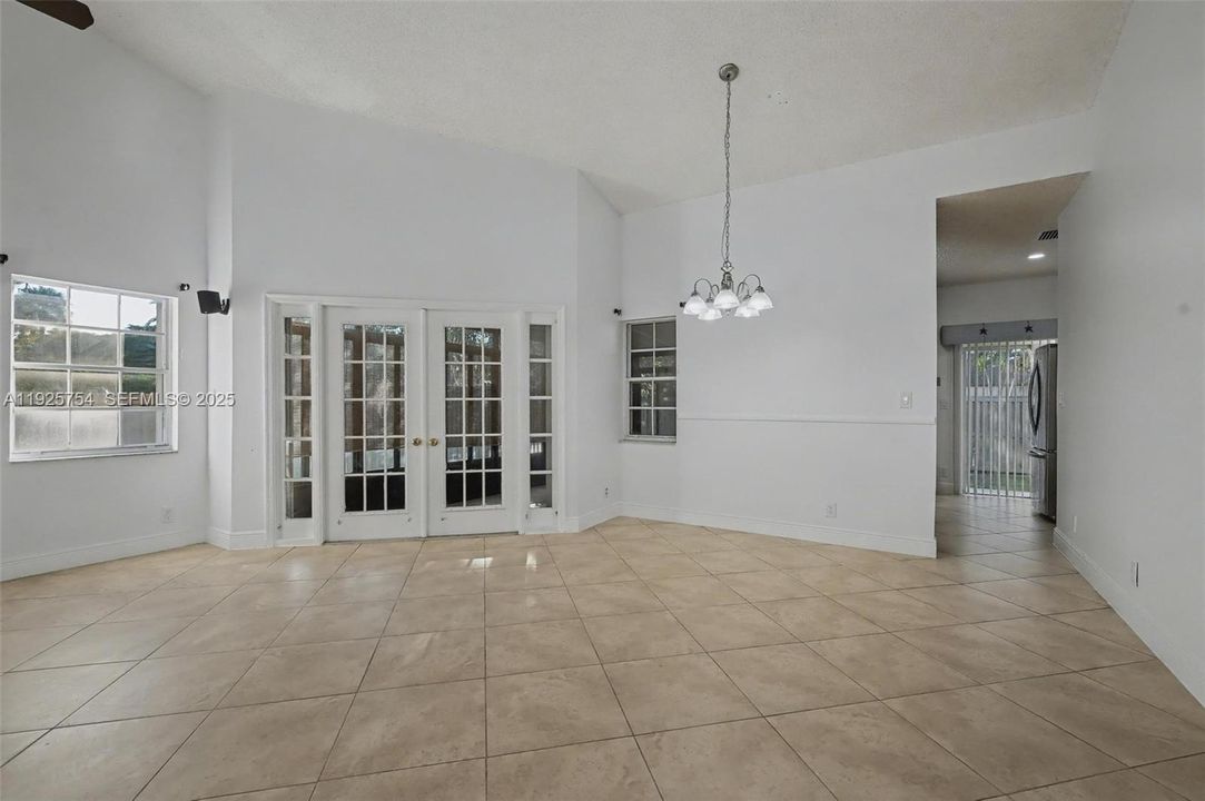 For Sale: $549,900 (2 beds, 2 baths, 1582 Square Feet)