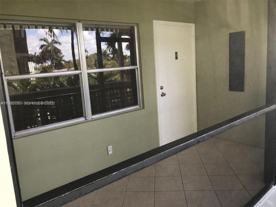 For Rent: $1,500 (1 beds, 1 baths, 597 Square Feet)