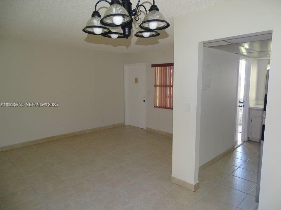 For Rent: $1,500 (1 beds, 1 baths, 597 Square Feet)