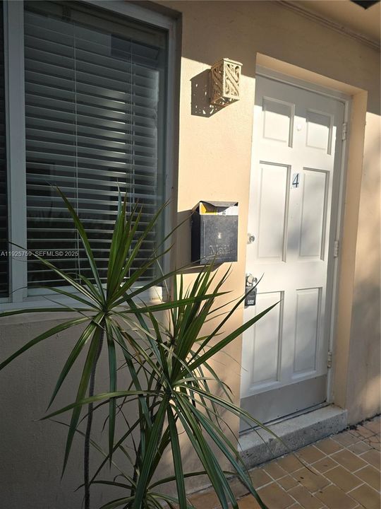 For Rent: $1,400 (1 beds, 1 baths, 2640 Square Feet)