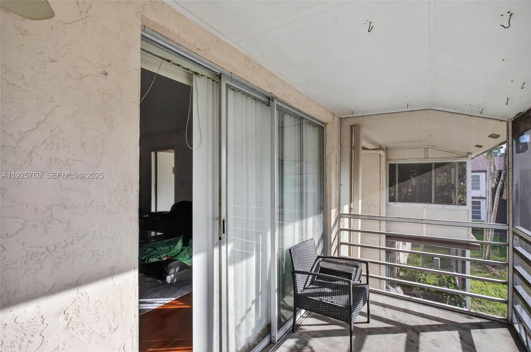 待售: $164,900 (2 贝兹, 2 浴室, 1019 平方英尺)