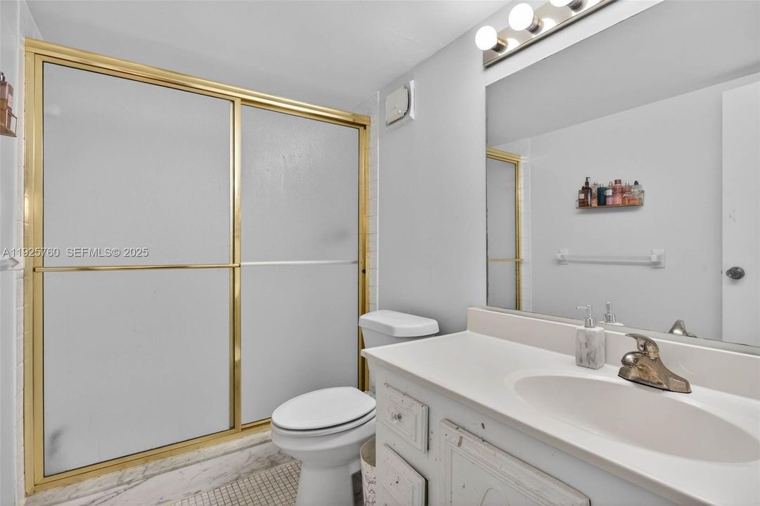 待售: $164,900 (2 贝兹, 2 浴室, 1019 平方英尺)