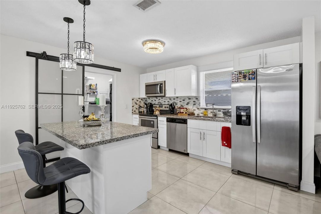 : $457,500 (3 спален, 2 ванн, 1186 Квадратных фут)