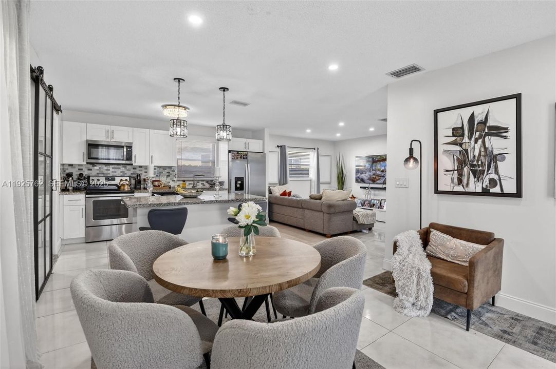 : $457,500 (3 спален, 2 ванн, 1186 Квадратных фут)