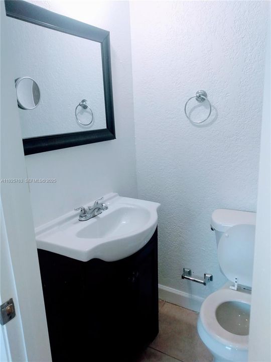 For Rent: $1,450 (1 beds, 1 baths, 450 Square Feet)