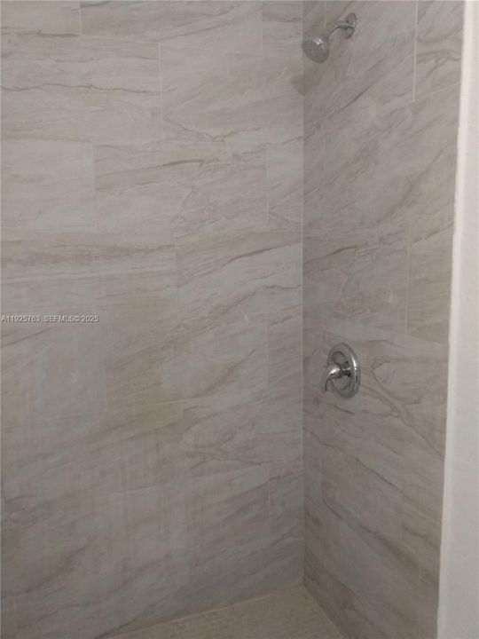 For Rent: $1,450 (1 beds, 1 baths, 450 Square Feet)