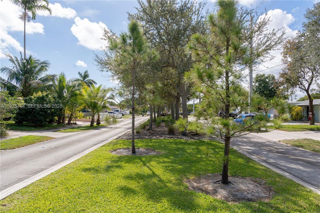 В аренду: $4,800 (5 спален, 2 ванн, 1669 Квадратных фут)