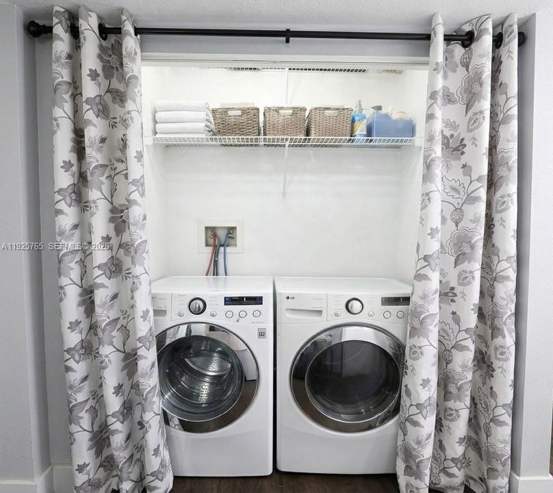 Vendido Recientemente: $209,900 (2 camas, 2 baños, 1451 Pies cuadrados)