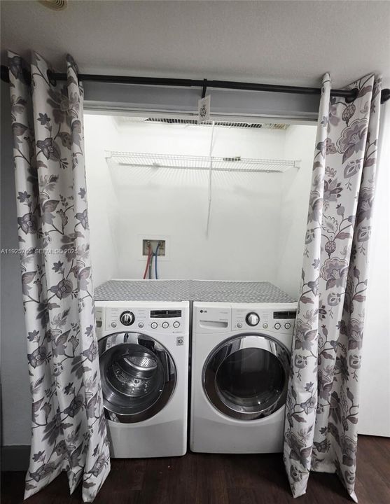 待售: $258,000 (2 贝兹, 2 浴室, 1451 平方英尺)