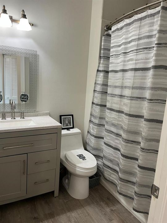 В аренду: $3,700 (3 спален, 2 ванн, 1760 Квадратных фут)