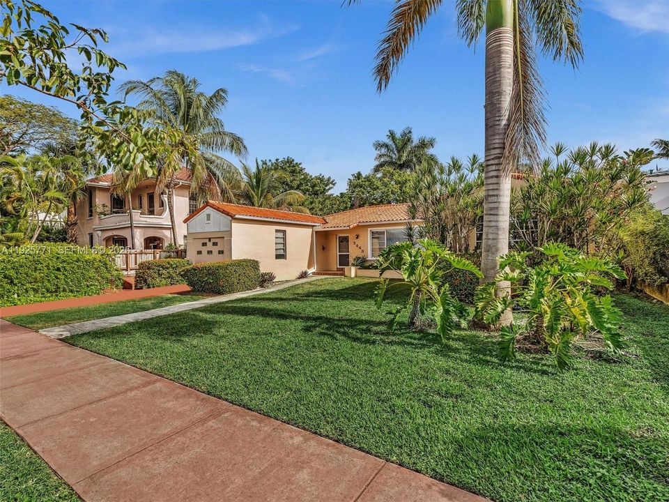 В аренду: $5,500 (3 спален, 3 ванн, 2363 Квадратных фут)