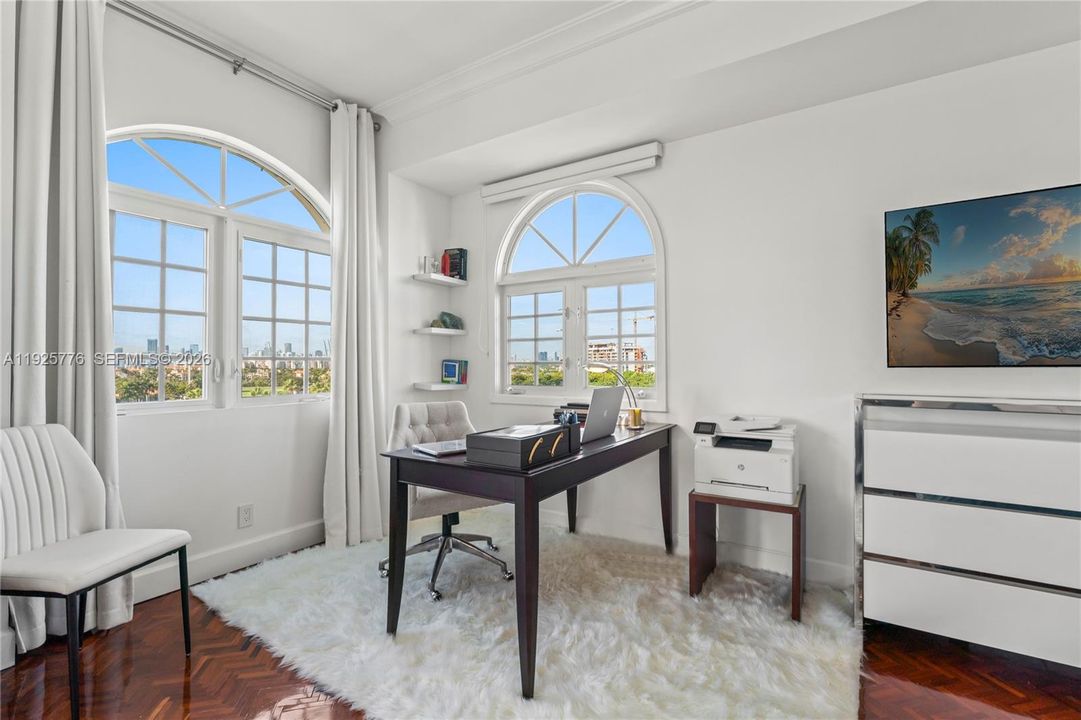 For Sale: $7,950,000 (4 beds, 3 baths, 3140 Square Feet)