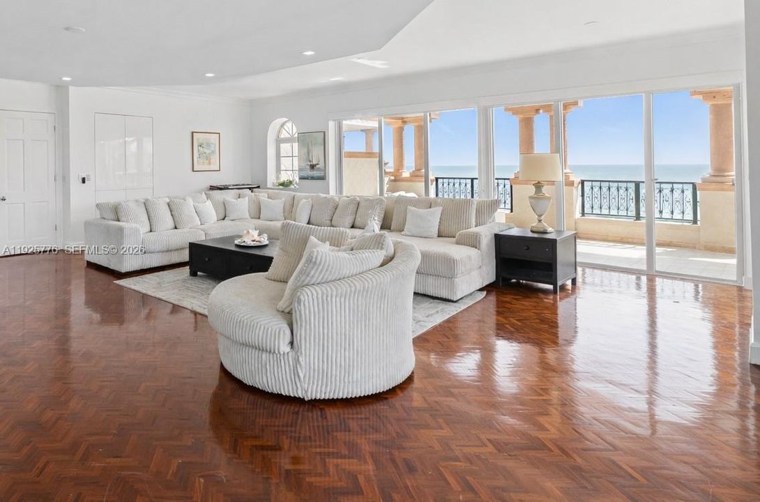 For Sale: $7,950,000 (4 beds, 3 baths, 3140 Square Feet)