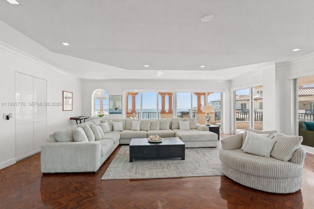 For Sale: $7,950,000 (4 beds, 3 baths, 3140 Square Feet)