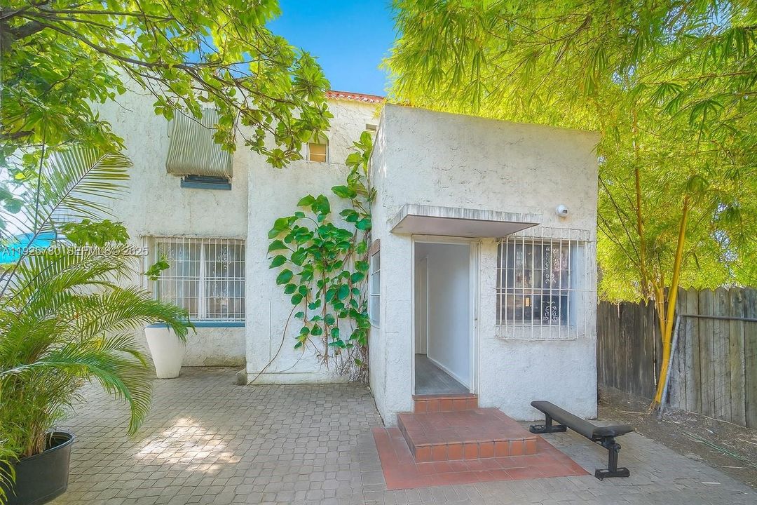 待售: $799,000 (6 贝兹, 3 浴室, 2371 平方英尺)