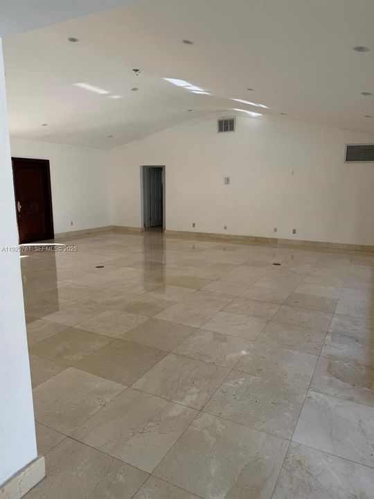 В аренду: $9,999 (4 спален, 3 ванн, 2123 Квадратных фут)