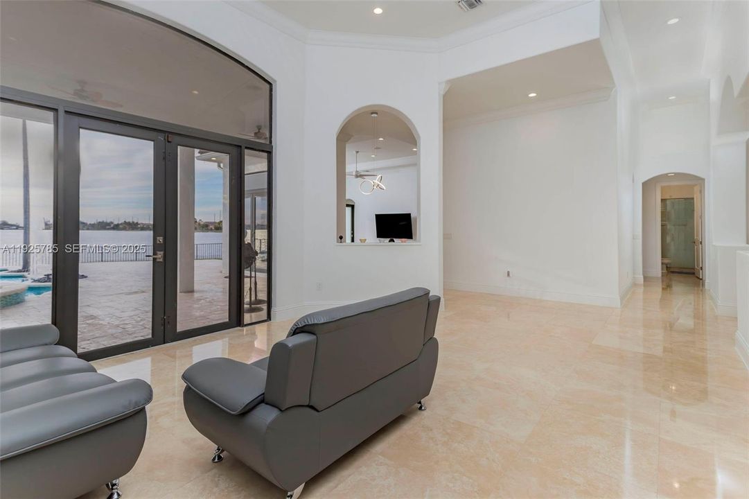 На продажу: $1,350,000 (5 спален, 3 ванн, 3061 Квадратных фут)