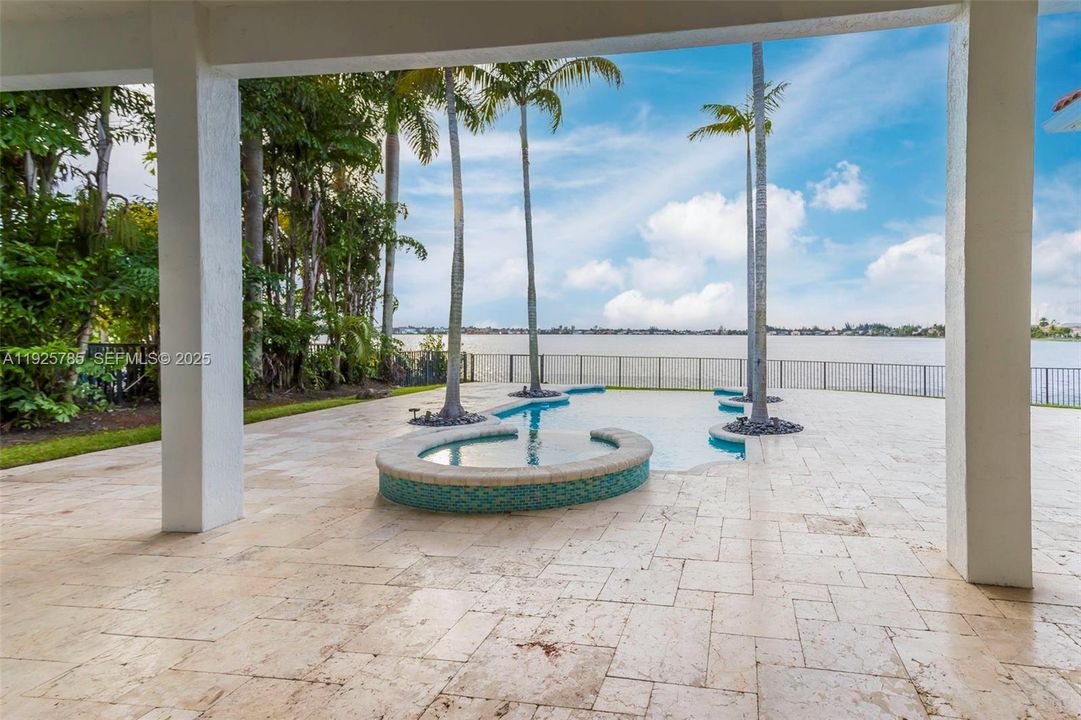 На продажу: $1,350,000 (5 спален, 3 ванн, 3061 Квадратных фут)