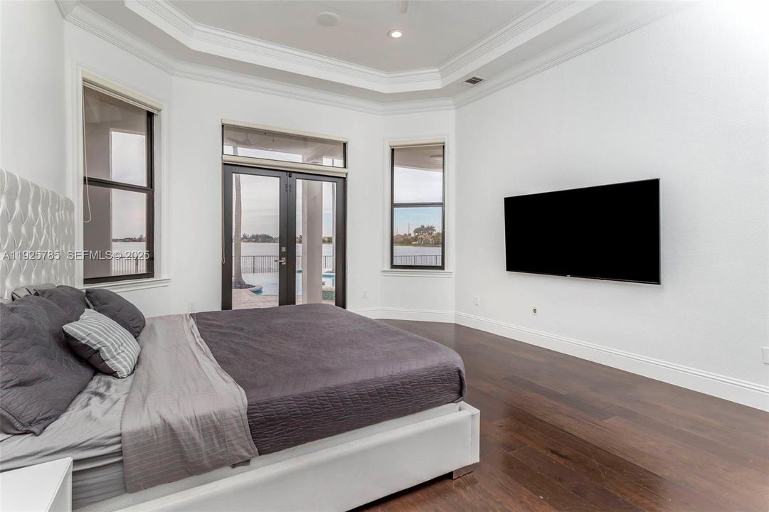 На продажу: $1,350,000 (5 спален, 3 ванн, 3061 Квадратных фут)