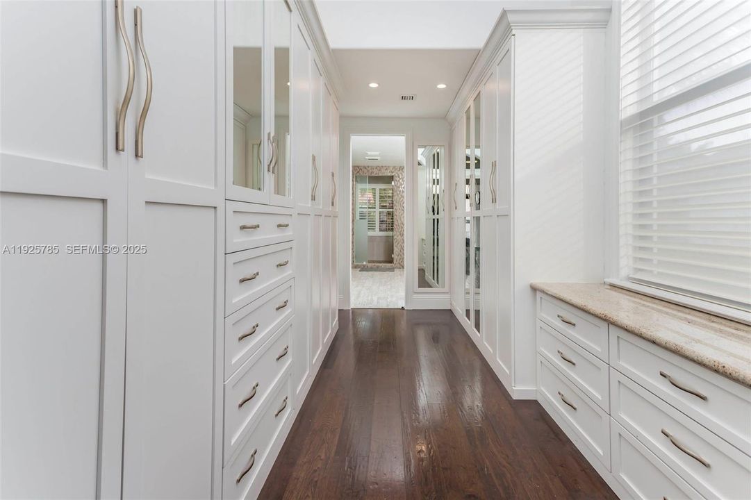 На продажу: $1,350,000 (5 спален, 3 ванн, 3061 Квадратных фут)