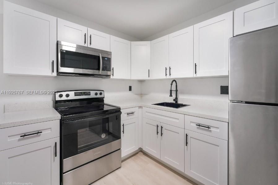 В аренду: $1,999 (2 спален, 1 ванн, 900 Квадратных фут)