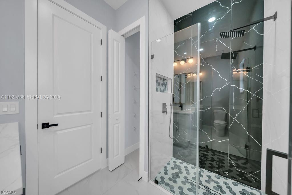 На продажу: $379,000 (4 спален, 2 ванн, 1671 Квадратных фут)