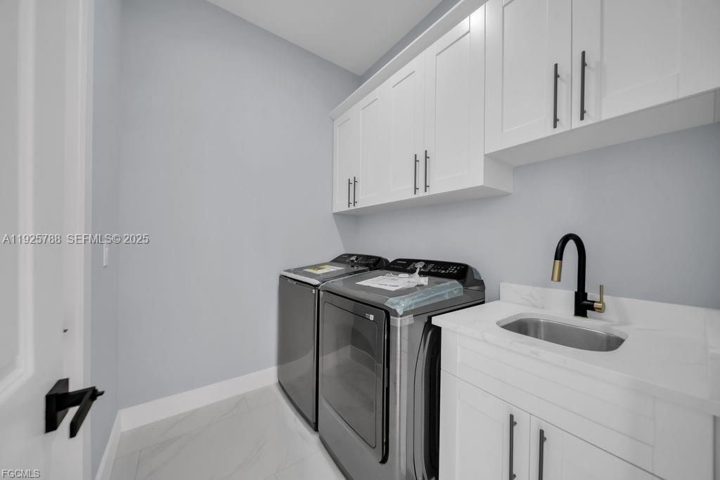 На продажу: $379,000 (4 спален, 2 ванн, 1671 Квадратных фут)