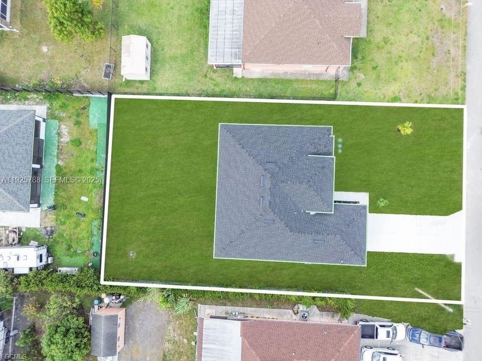 На продажу: $379,000 (4 спален, 2 ванн, 1671 Квадратных фут)