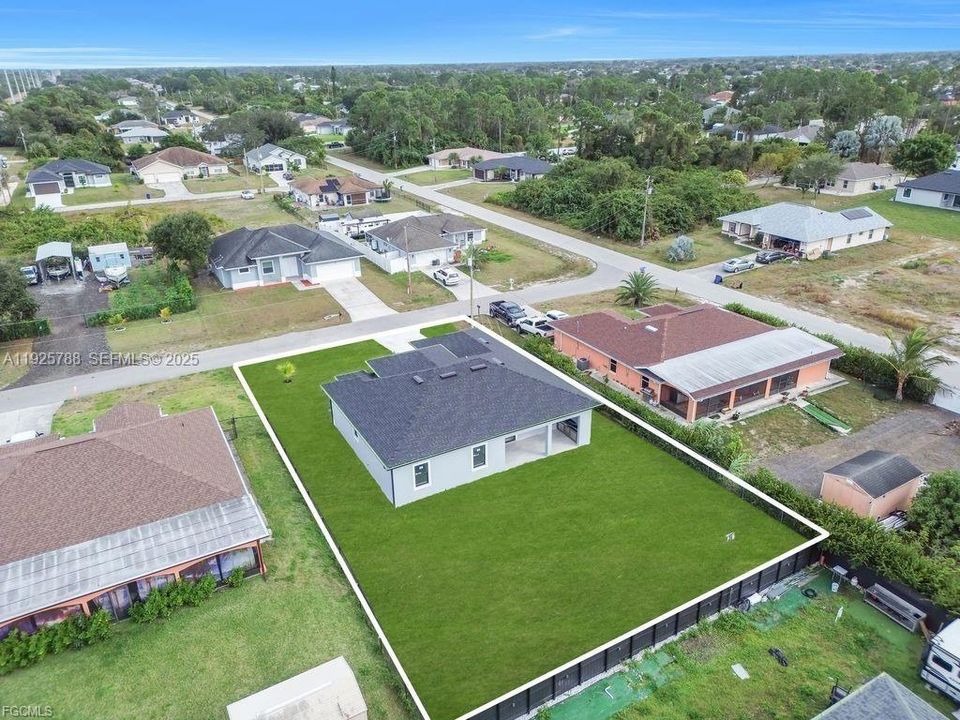 На продажу: $379,000 (4 спален, 2 ванн, 1671 Квадратных фут)