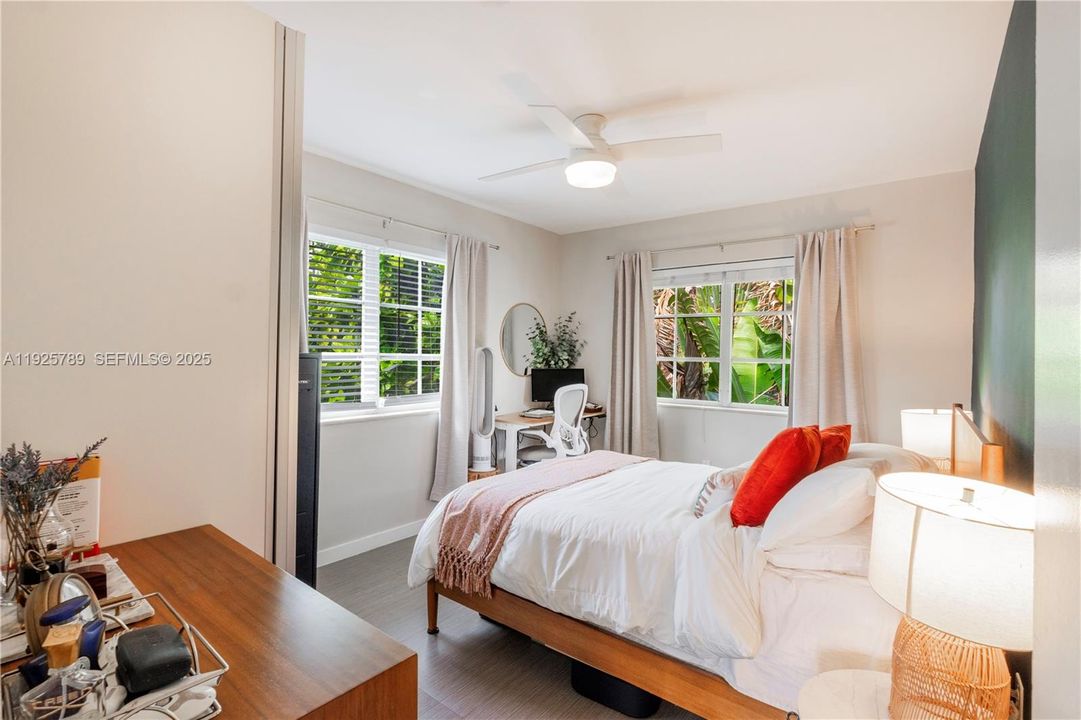 For Rent: $2,900 (2 beds, 1 baths, 700 Square Feet)