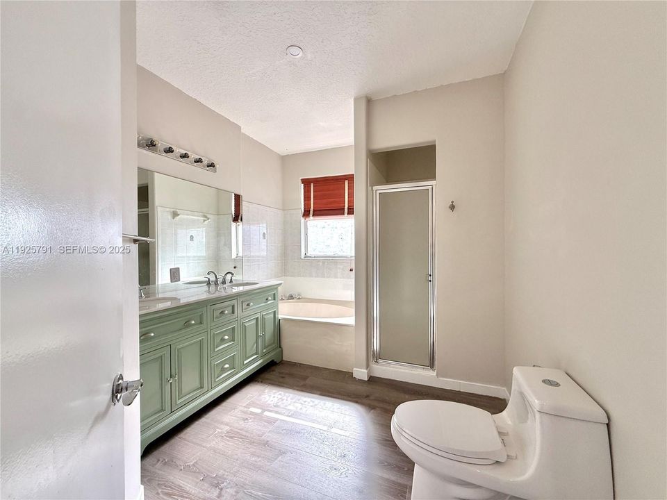 En Venta: $760,000 (3 camas, 2 baños, 1760 Pies cuadrados)