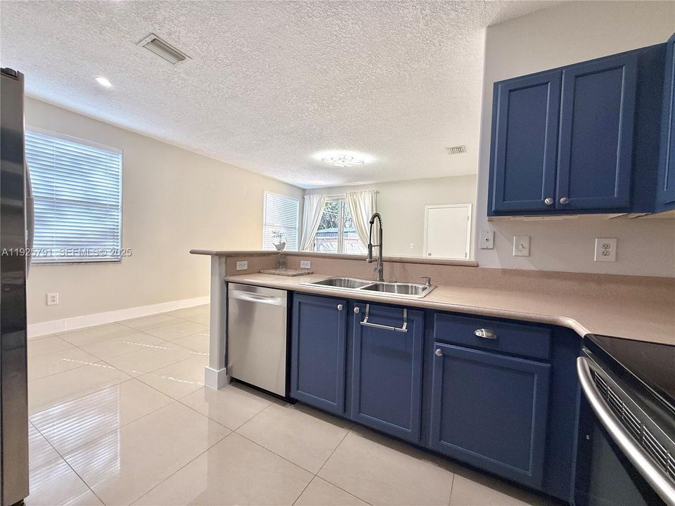 En Venta: $760,000 (3 camas, 2 baños, 1760 Pies cuadrados)