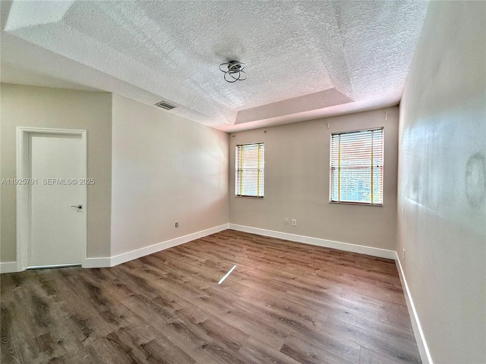 En Venta: $760,000 (3 camas, 2 baños, 1760 Pies cuadrados)