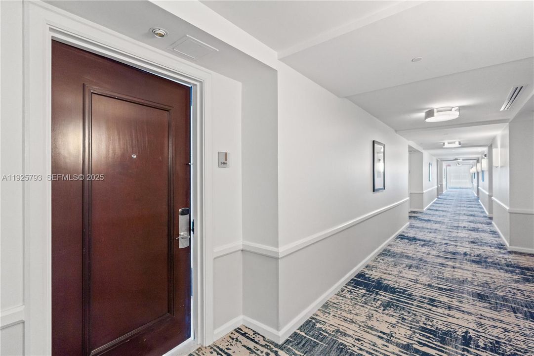 待售: $979,000 (0 贝兹, 1 浴室, 538 平方英尺)