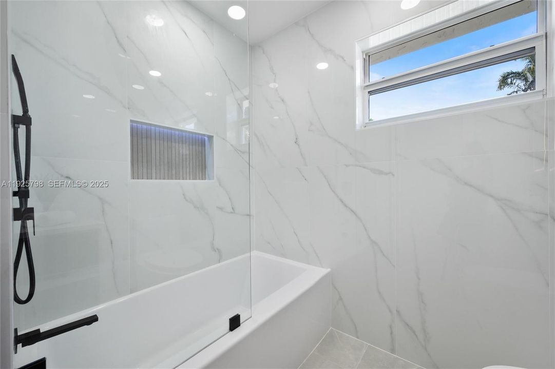 На продажу: $1,200,000 (3 спален, 3 ванн, 2029 Квадратных фут)