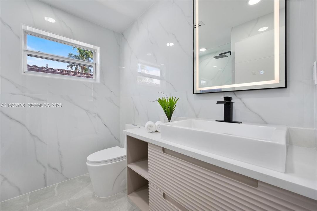 На продажу: $1,200,000 (3 спален, 3 ванн, 2029 Квадратных фут)