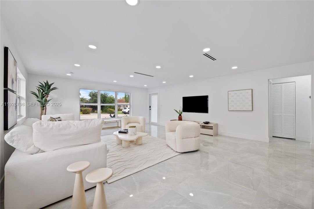 На продажу: $1,200,000 (3 спален, 3 ванн, 2029 Квадратных фут)