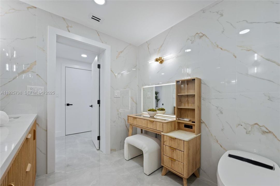 На продажу: $1,200,000 (3 спален, 3 ванн, 2029 Квадратных фут)