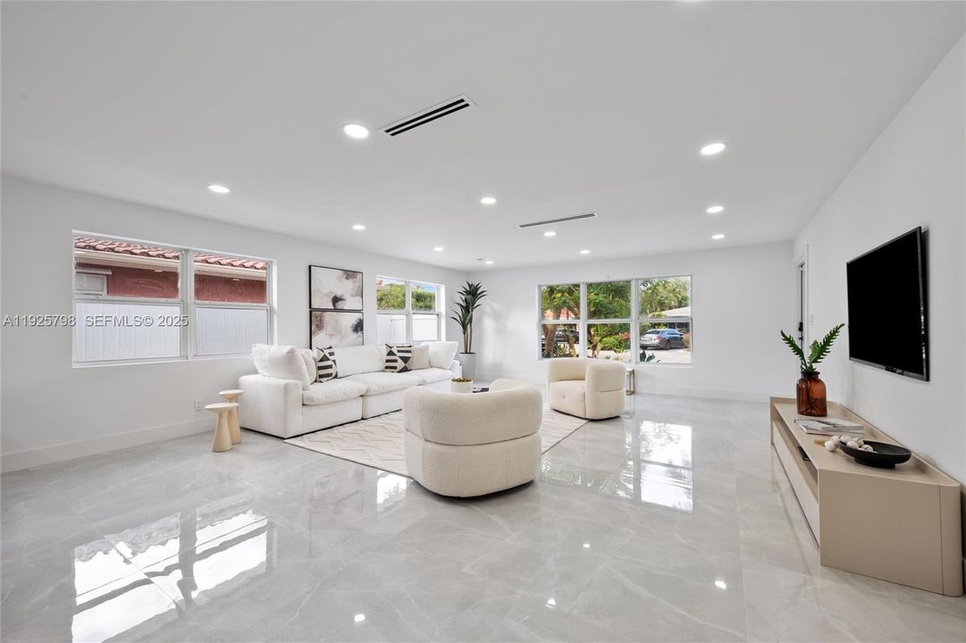 На продажу: $1,200,000 (3 спален, 3 ванн, 2029 Квадратных фут)