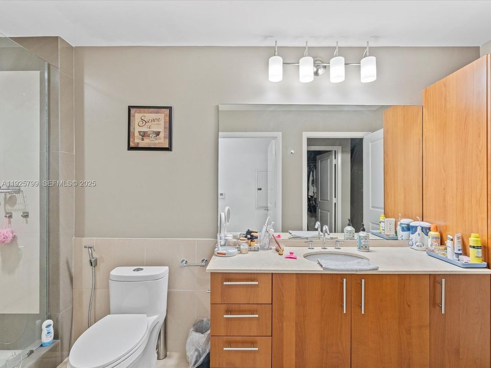 待售: $425,000 (2 贝兹, 1 浴室, 999 平方英尺)