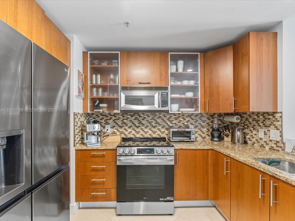 待售: $425,000 (2 贝兹, 1 浴室, 999 平方英尺)