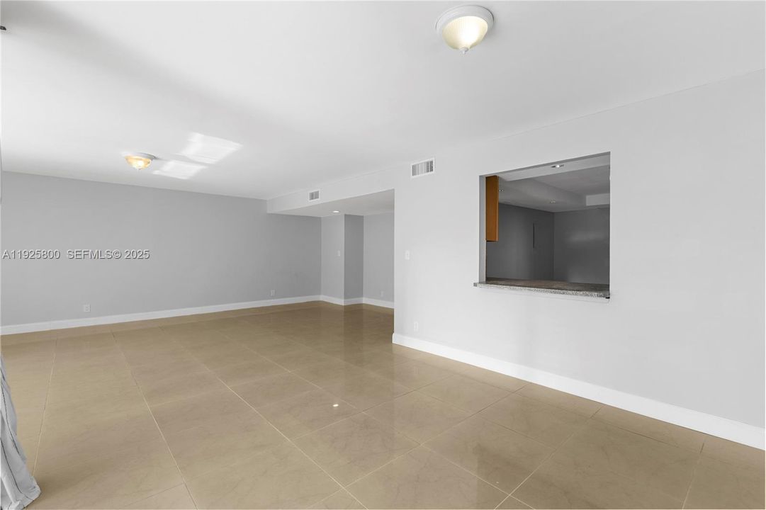 En Venta: $429,000 (3 camas, 2 baños, 1840 Pies cuadrados)