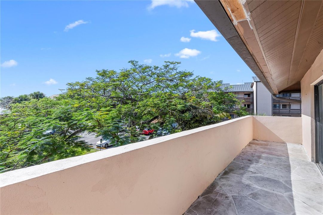 En Venta: $429,000 (3 camas, 2 baños, 1840 Pies cuadrados)