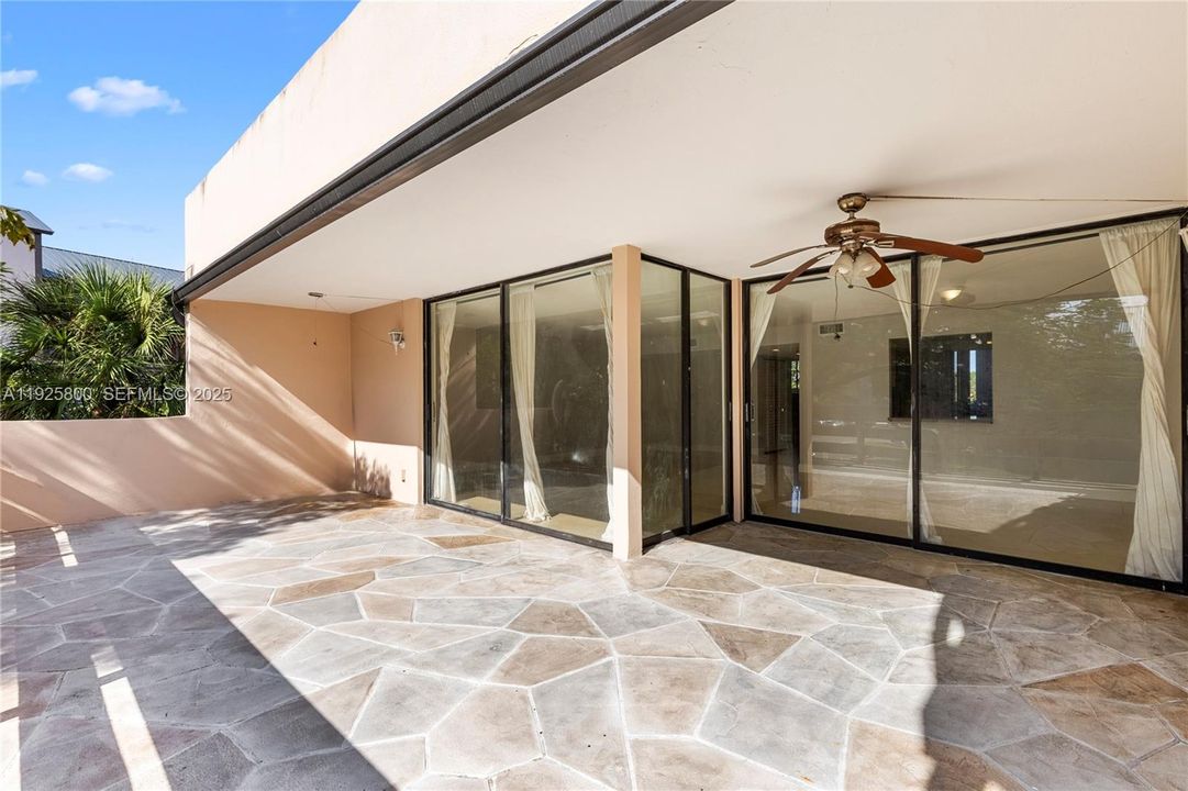 En Venta: $429,000 (3 camas, 2 baños, 1840 Pies cuadrados)