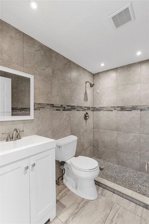 En Venta: $429,000 (3 camas, 2 baños, 1840 Pies cuadrados)