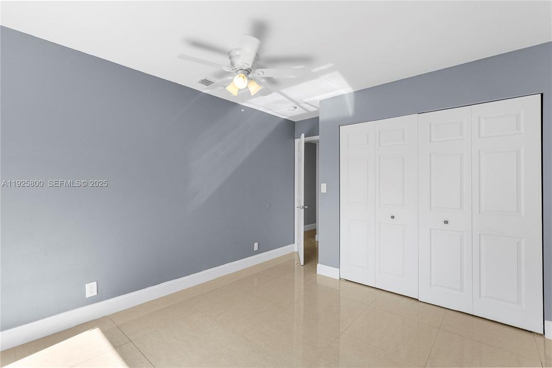 En Venta: $429,000 (3 camas, 2 baños, 1840 Pies cuadrados)