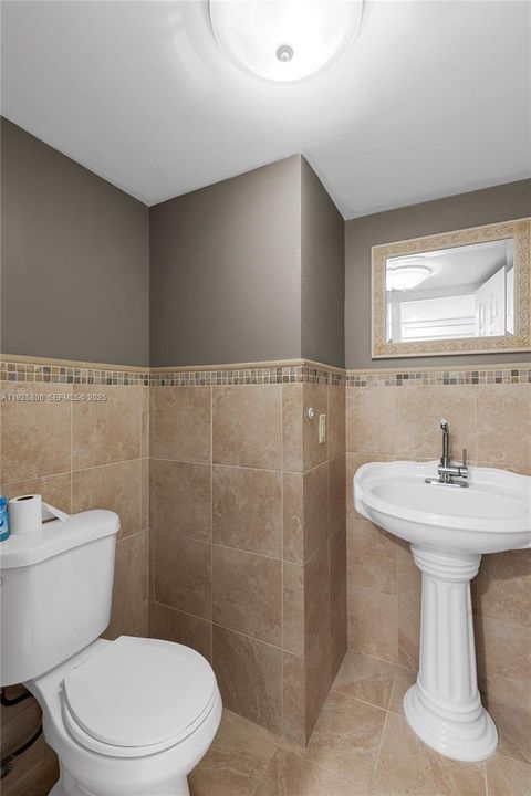 En Venta: $429,000 (3 camas, 2 baños, 1840 Pies cuadrados)