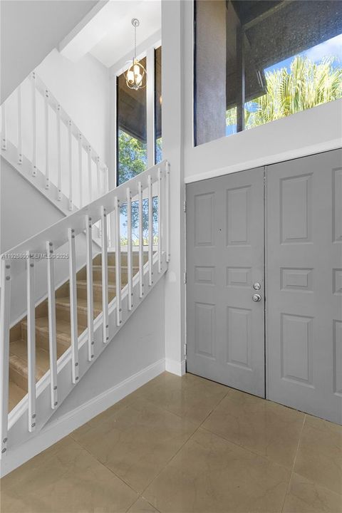 En Venta: $429,000 (3 camas, 2 baños, 1840 Pies cuadrados)